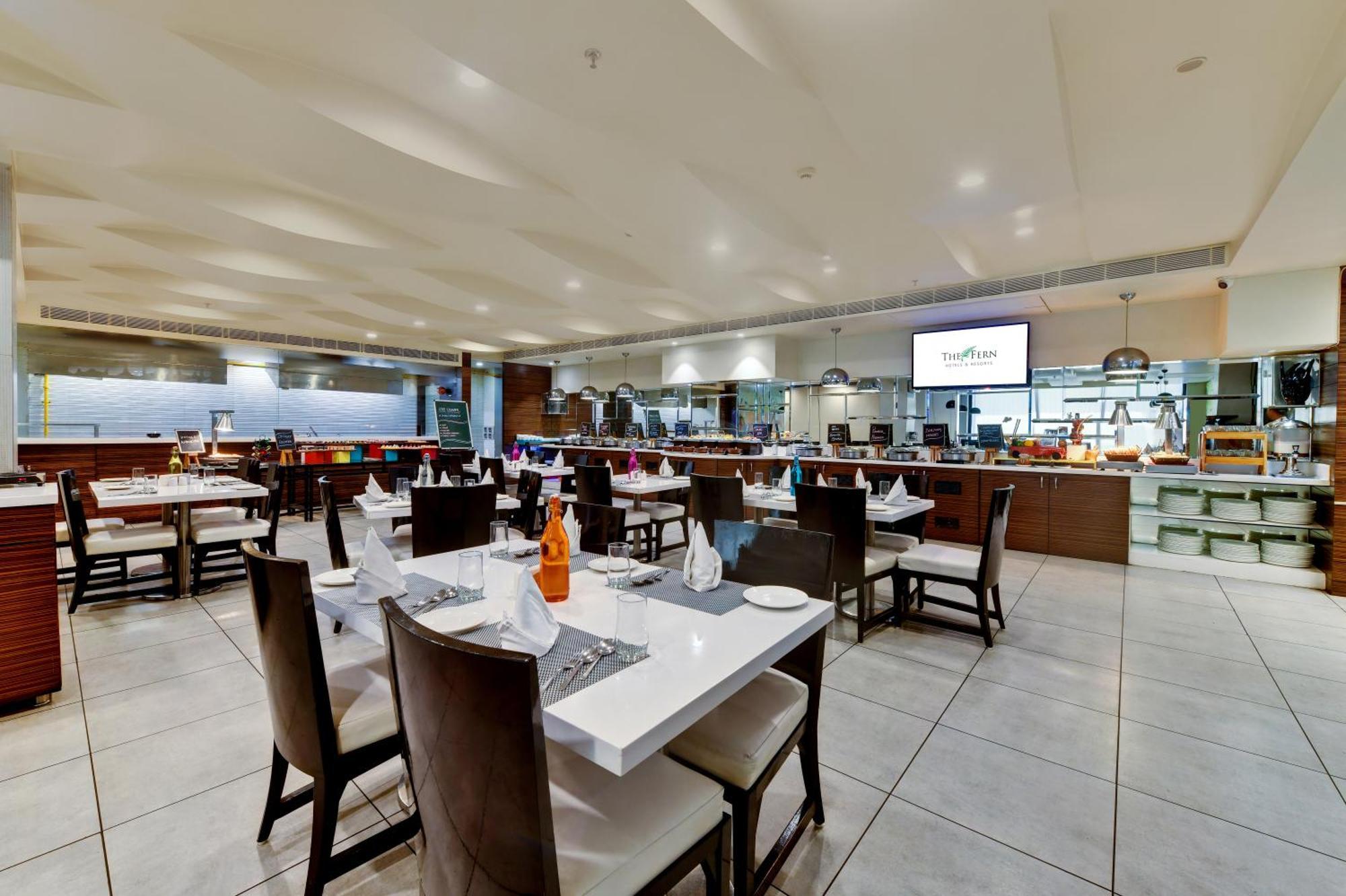 The Fern Residency Rajkot Hotel Exterior foto